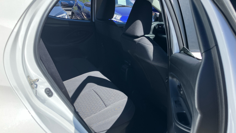 Toyota Yaris 1.5 Hybrid Design 5dr CVT Hybrid Hatchback
